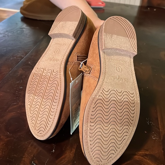 Girls Cat and Jack brown/tab boots - Picture 4 of 4